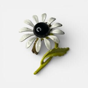 Vintage Enamel Daisy Flower Brooch Pin White & Black Bloom Retro Spring Floral